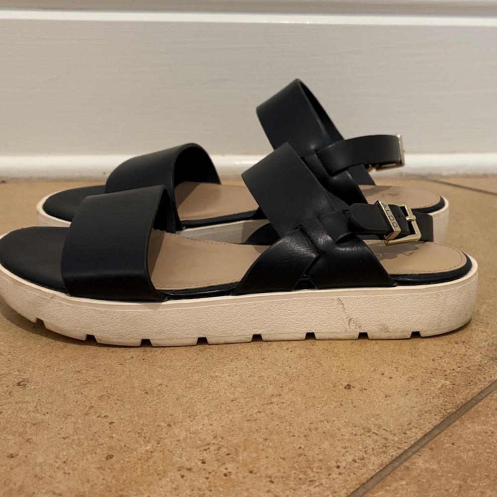 Also Black Leather Women's Sandals size 7.5